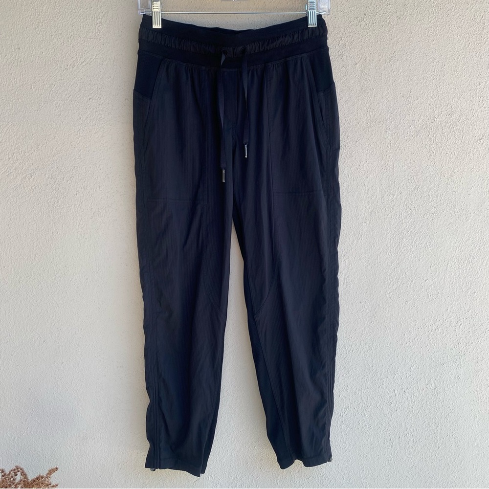 Lululemon Dance Studio Mid Rise Cropped Pant Size 4 - Picture 6 of 16